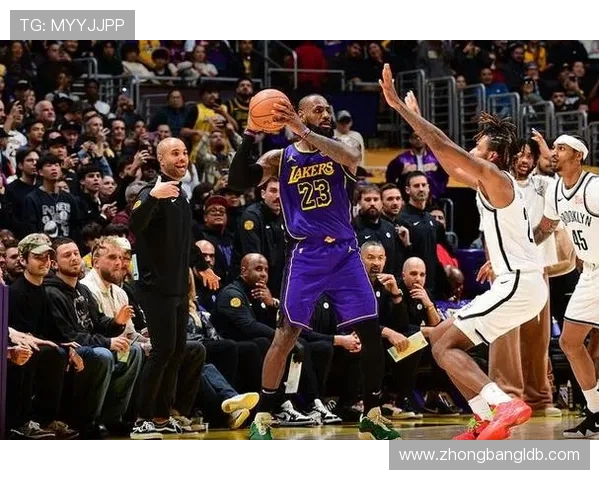 2019NBA中国赛上海站湖人队对阵篮网詹姆斯浓眉哥联手出战